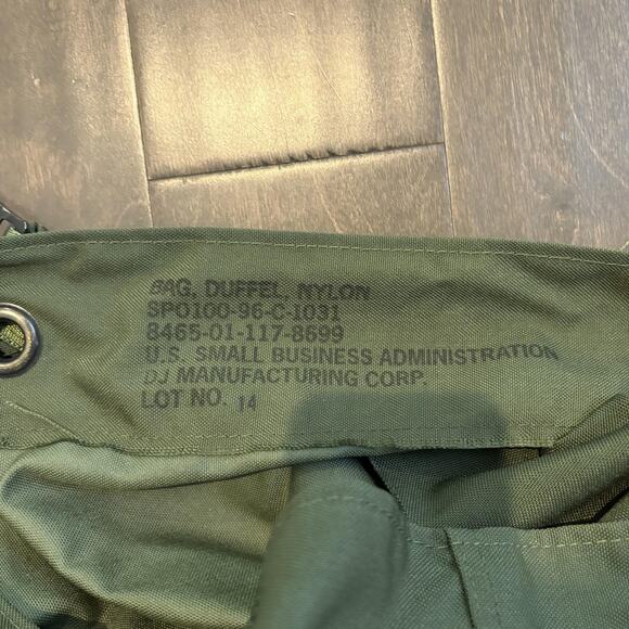 Vintage US Military Nylon Duffel Sea Bag OD Green NSN 8465-01-117-8699 USGI - Picture 2 of 9